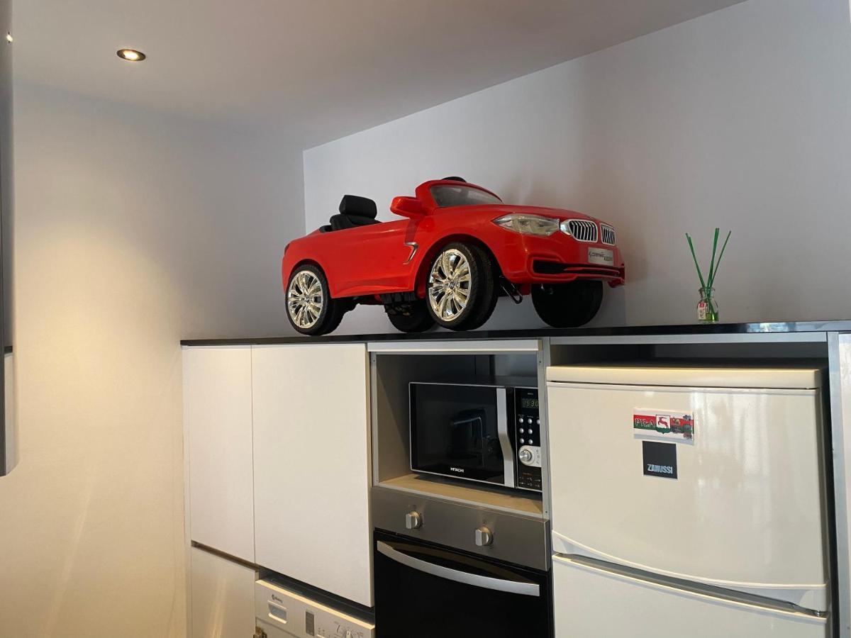 Apartamento En Madrid Rio Con Parking Gratuito المظهر الخارجي الصورة